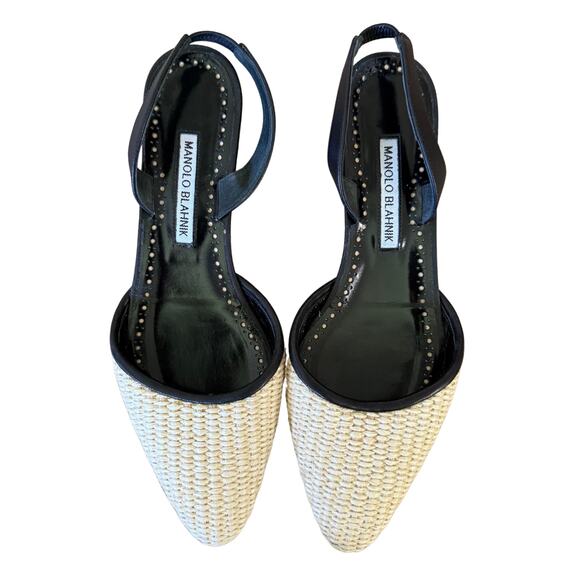 Manolo Blahnik Raffro 30 Pumps 👠 Light Khaki/BlackSize 37 (US 7) $915 Retail